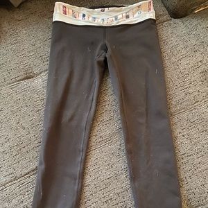 Ivivva by Lululemon reversible black leggings